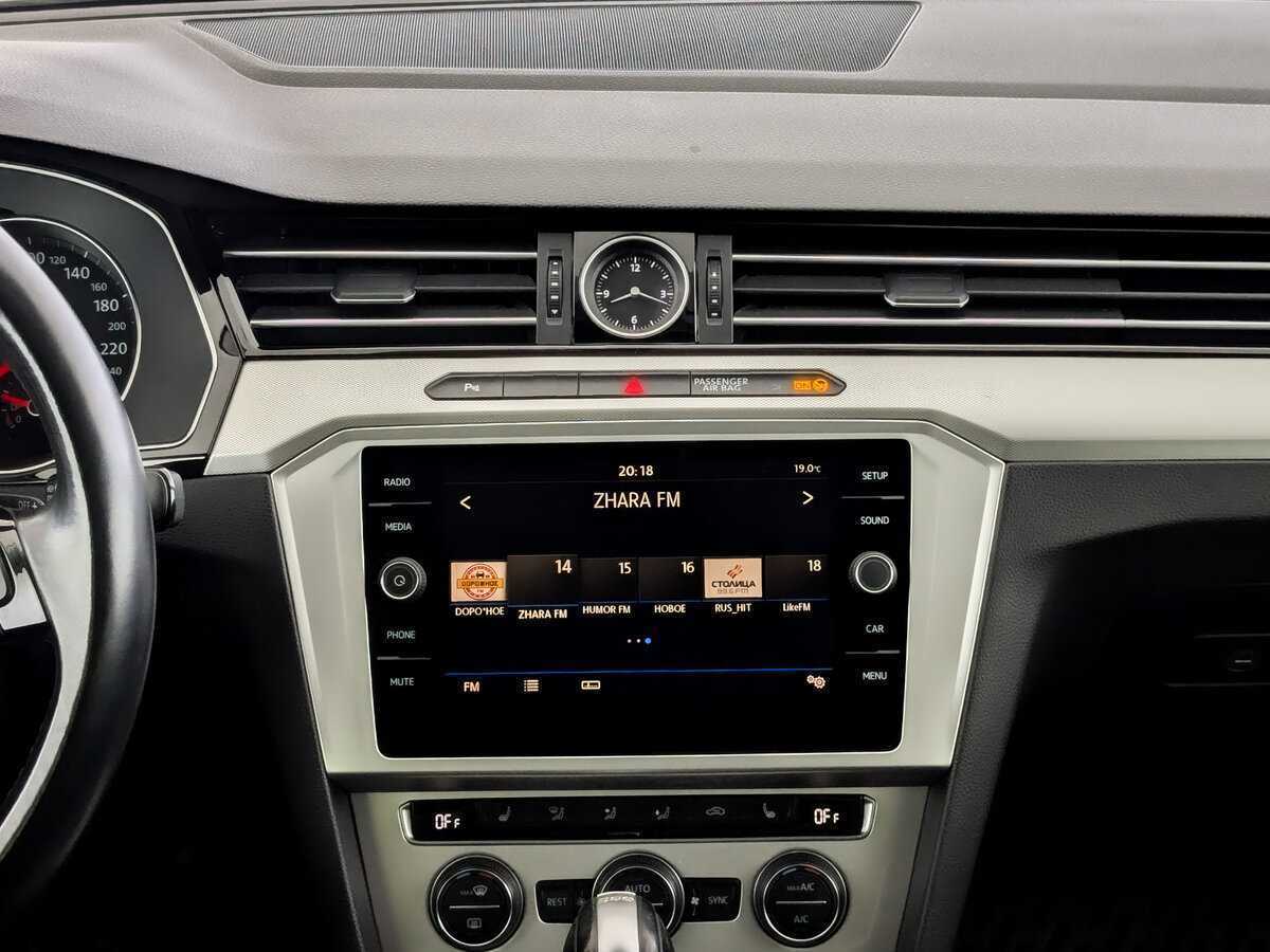Volkswagen Passat с пробегом — 2018 год. Фото: #12