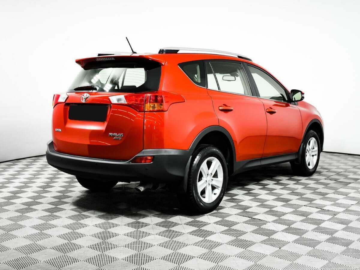 Toyota RAV4 с пробегом — 2014 год. Фото: #4
