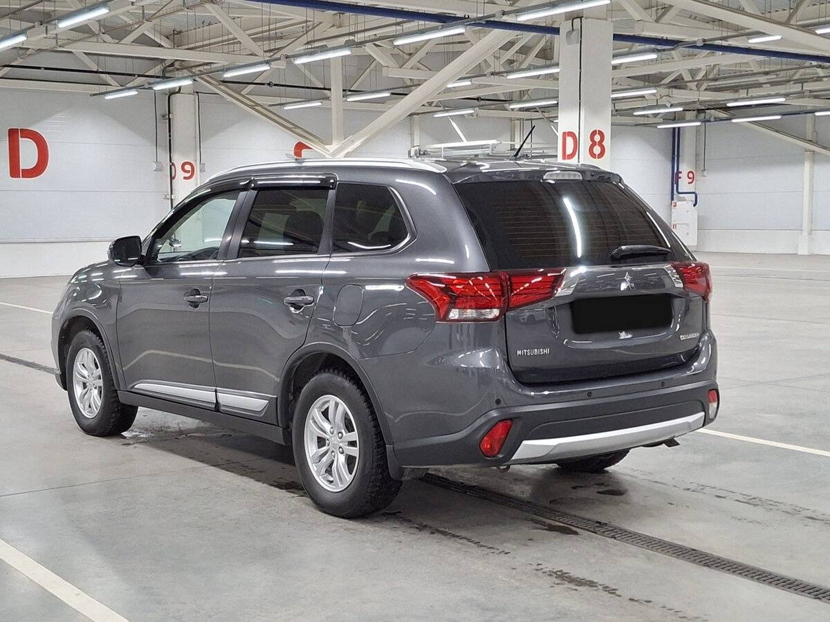 Mitsubishi Outlander с пробегом — 2015 год. Фото: #6