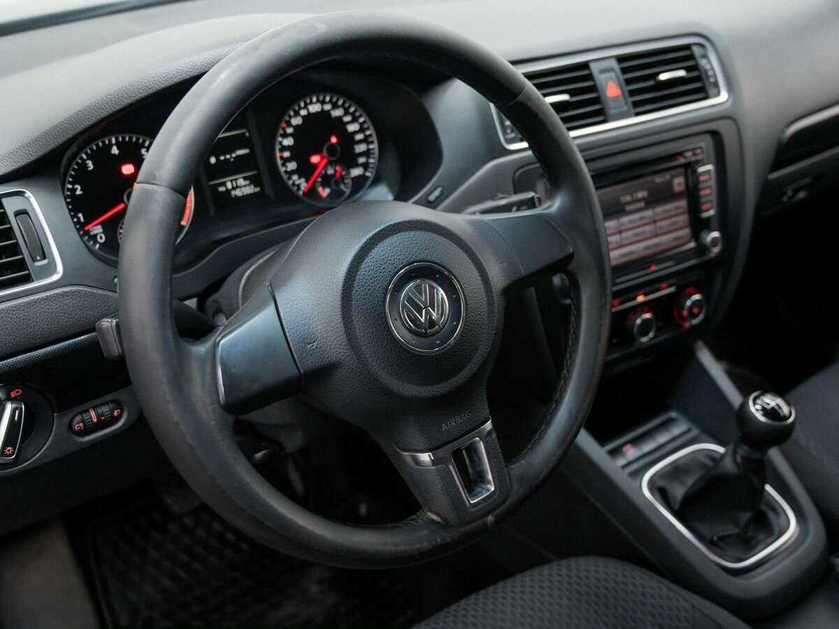 Volkswagen Jetta с пробегом — 2011 год. Фото: #15