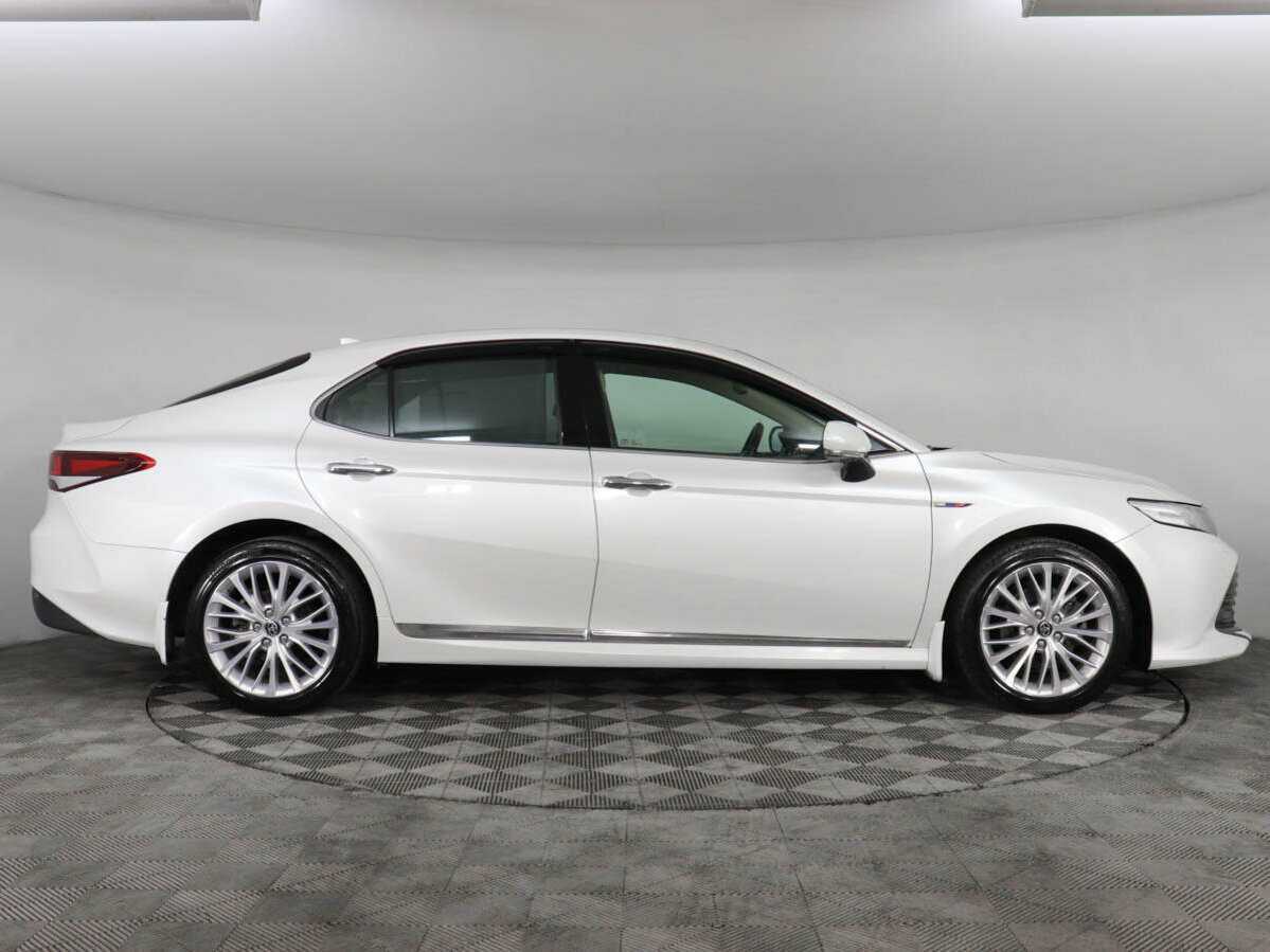 Toyota Camry с пробегом — 2019 год. Фото: #3