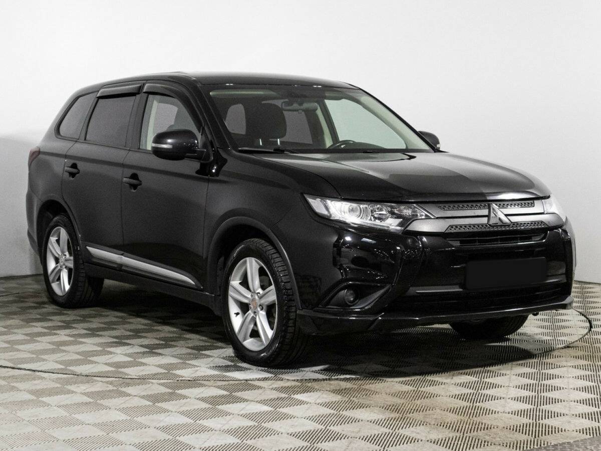 Mitsubishi Outlander с пробегом — 2017 год. Фото: #2