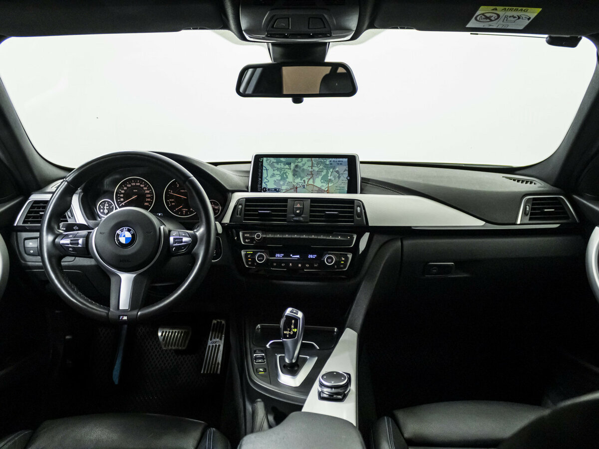 BMW 3 серии с пробегом — 2018 год. Фото: #10
