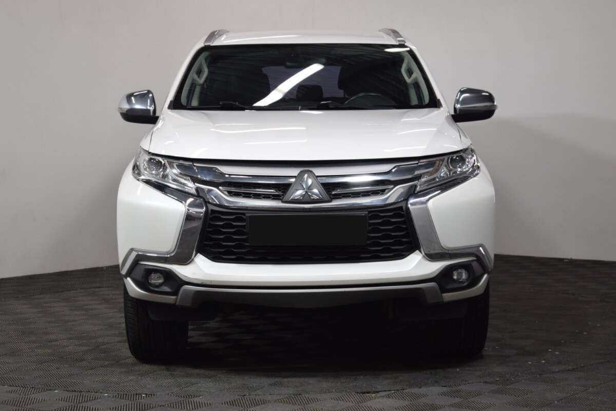 Mitsubishi Pajero Sport с пробегом — 2019 год. Фото: #1