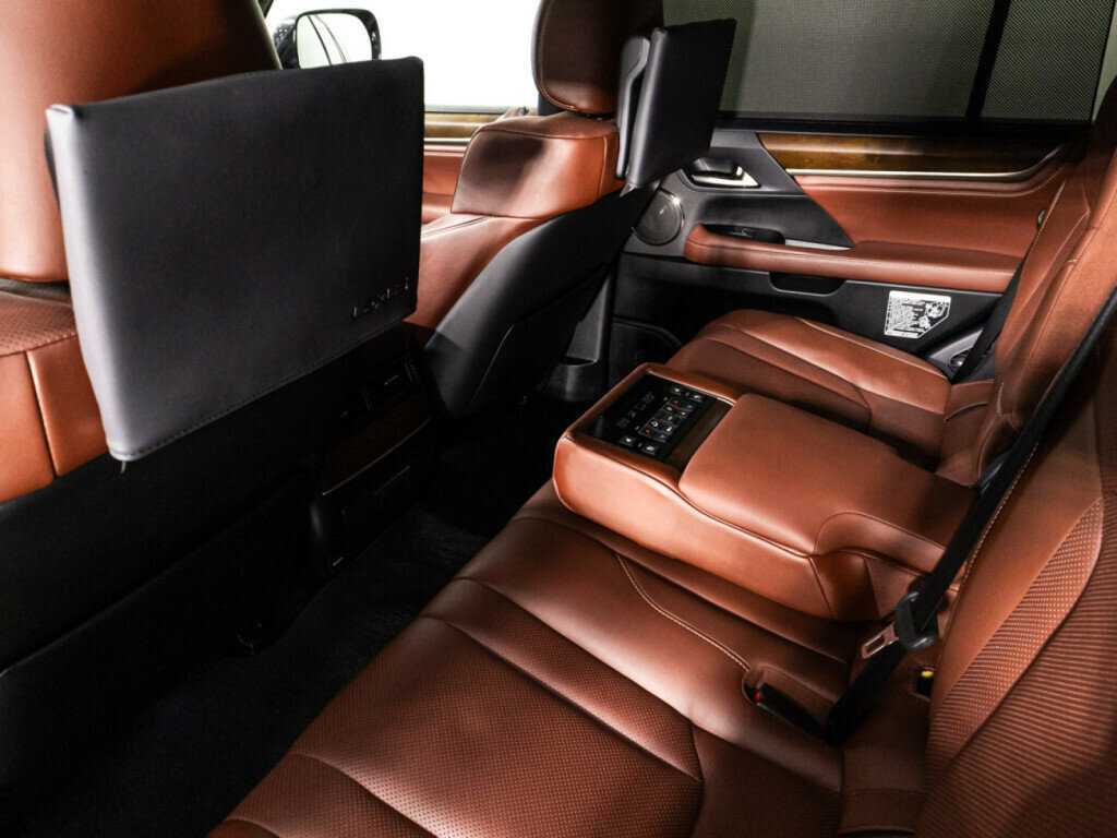 Lexus LX с пробегом — 2018 год. Фото: #22