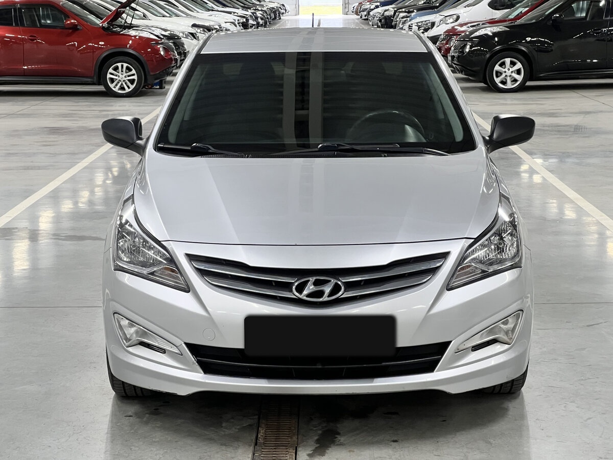 Hyundai Solaris с пробегом — 2015 год. Фото: #1