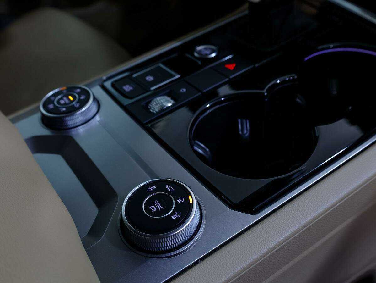 Volkswagen Touareg с пробегом — 2020 год. Фото: #23