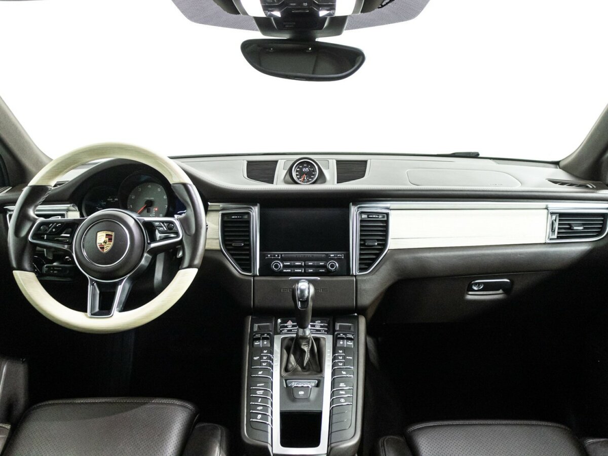 Porsche Macan с пробегом — 2016 год. Фото: #12
