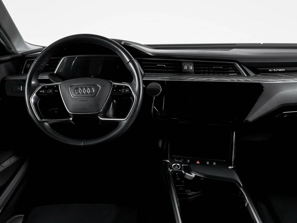 Audi e-tron Sportback с пробегом — 2022 год. Фото: #11