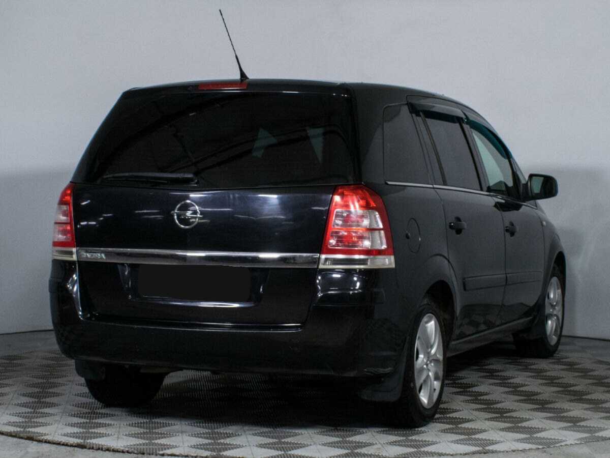 Opel Zafira с пробегом — 2011 год. Фото: #4