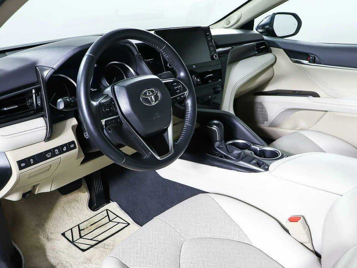 Toyota Camry с пробегом — 2021 год. Фото: #13