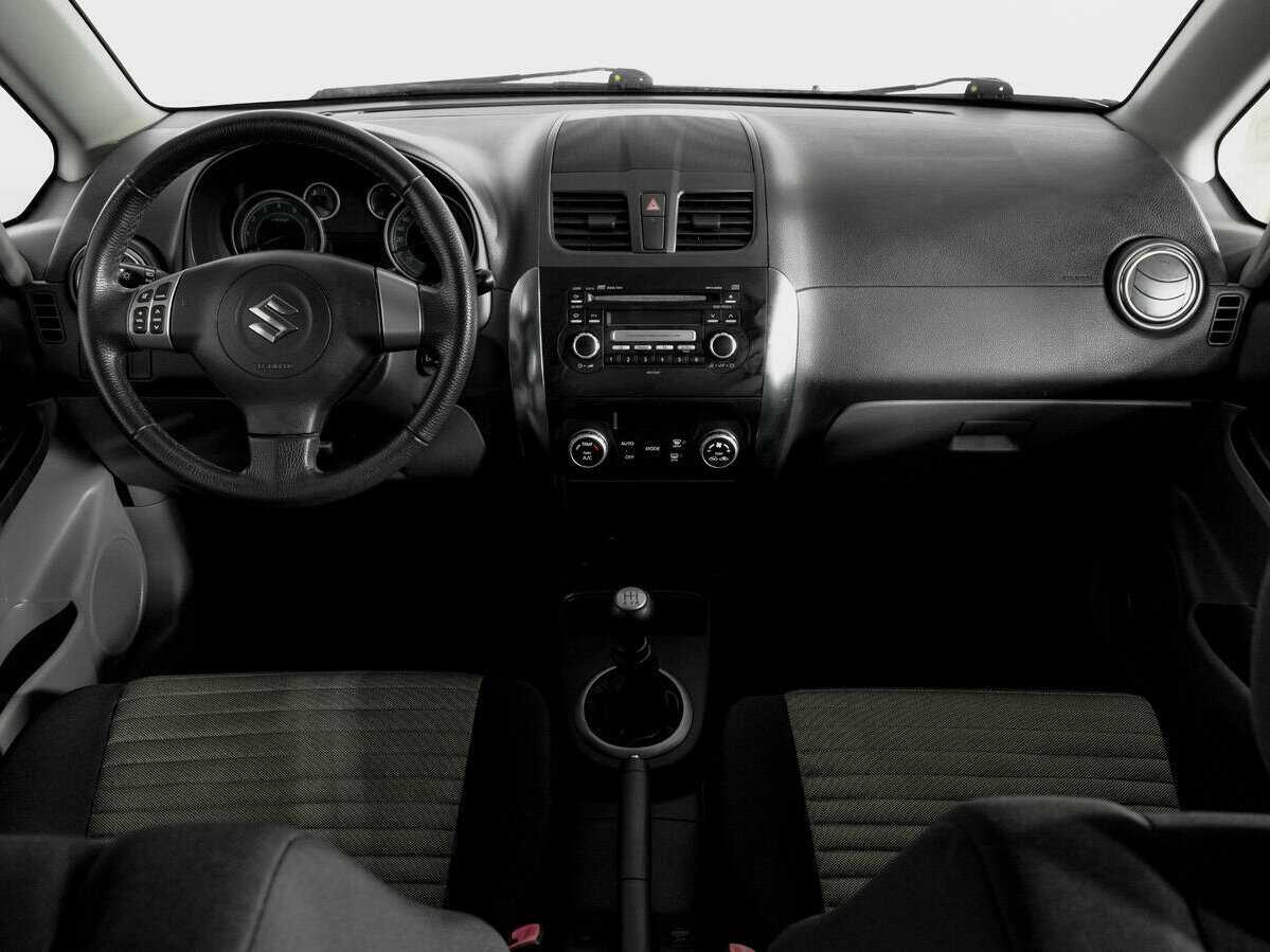 Suzuki SX4 с пробегом — 2011 год. Фото: #11