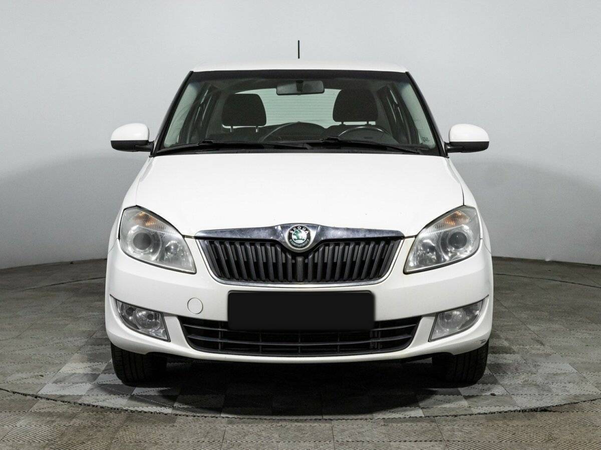 Skoda Fabia с пробегом — 2011 год. Фото: #1