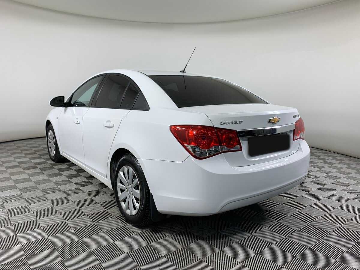 Chevrolet Cruze с пробегом — 2012 год. Фото: #6
