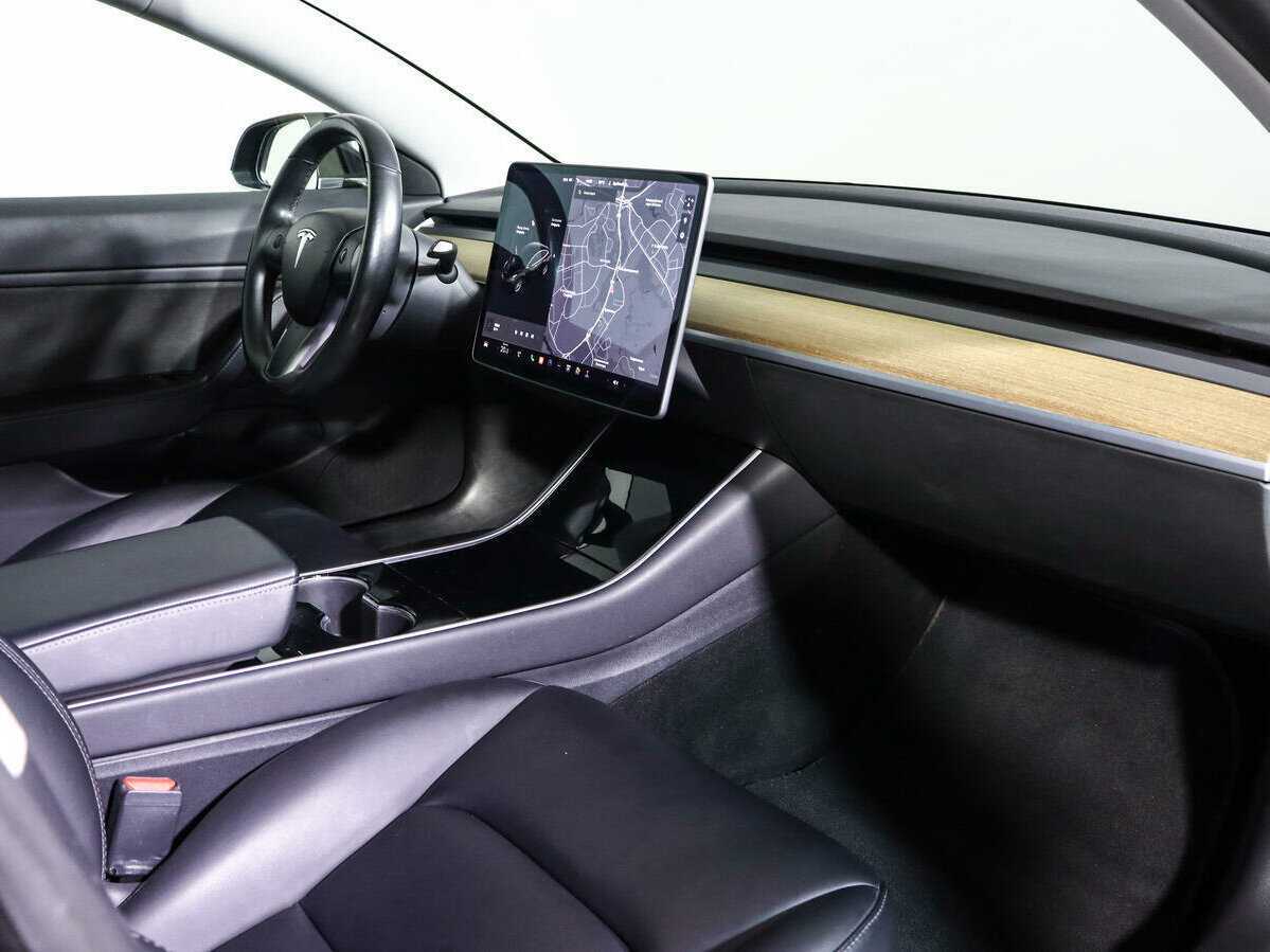 Tesla Model 3 с пробегом — 2018 год. Фото: #6
