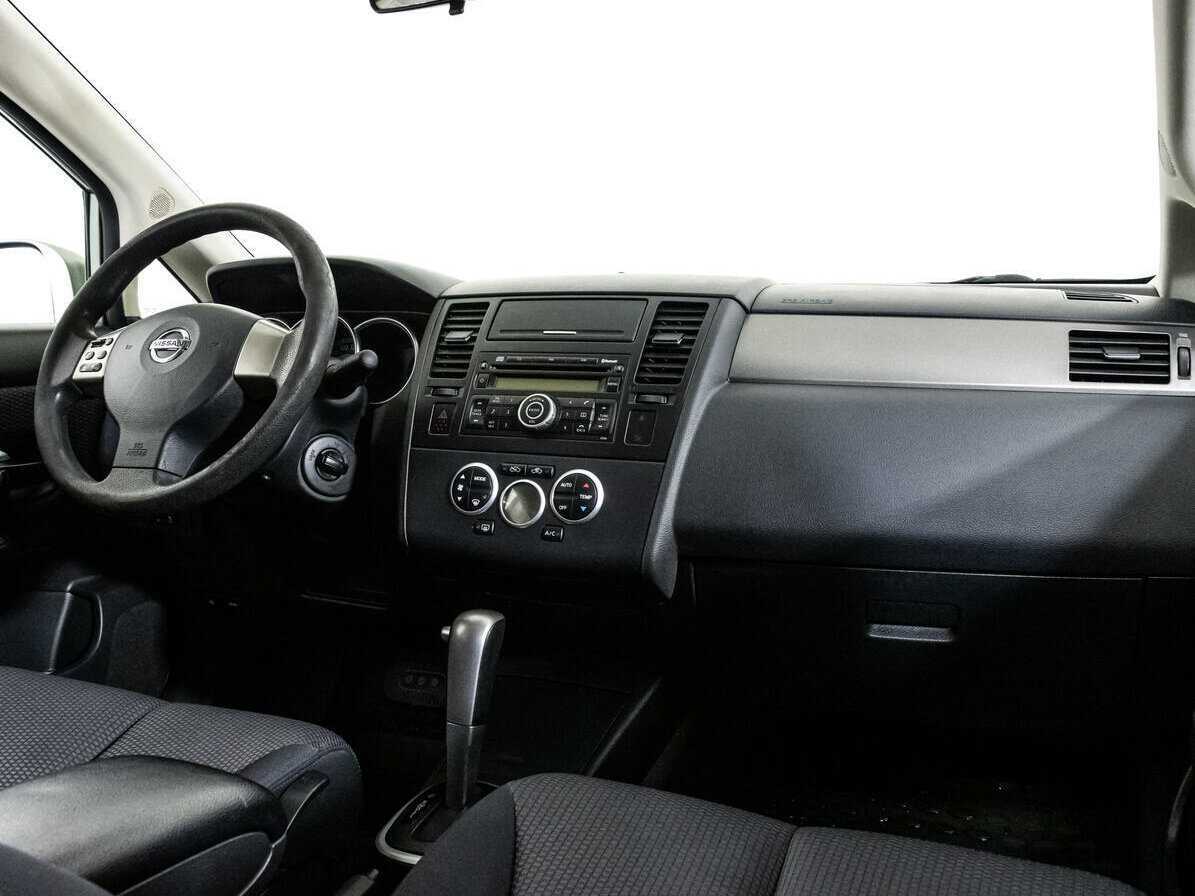 Nissan Tiida с пробегом — 2008 год. Фото: #8
