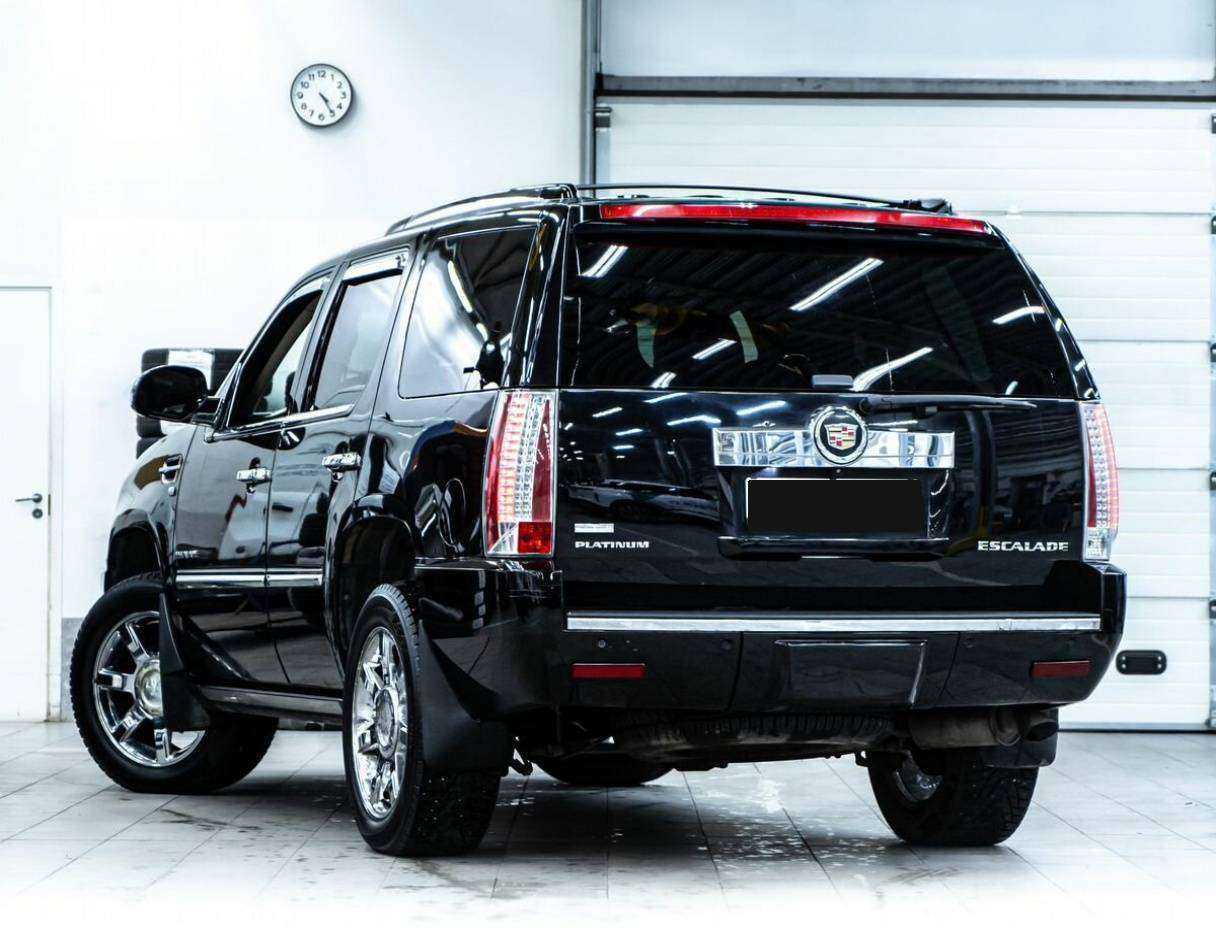 Cadillac Escalade с пробегом — 2011 год. Фото: #3