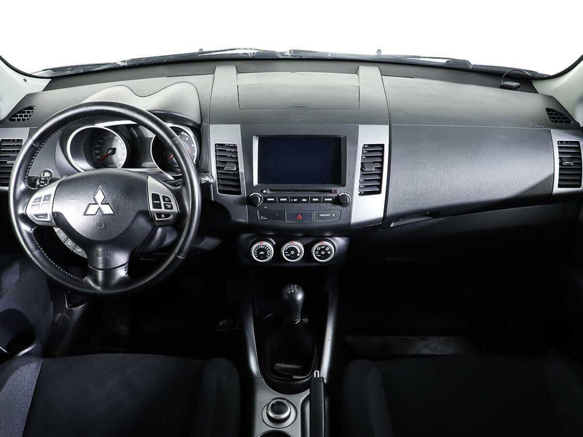 Mitsubishi Outlander с пробегом — 2008 год. Фото: #10
