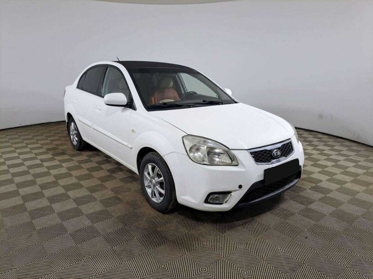 Kia Rio с пробегом — 2011 год. Фото: #2