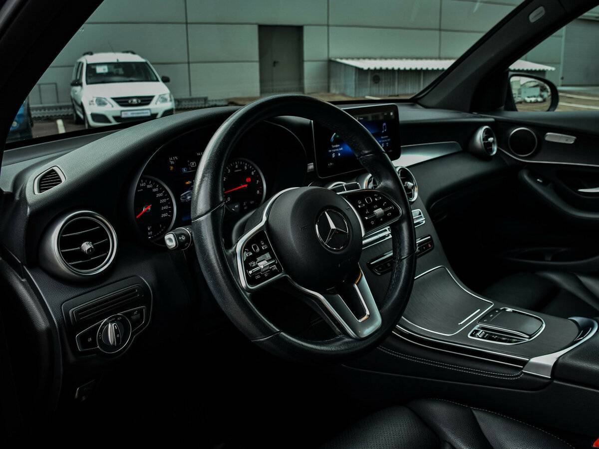 Mercedes-Benz GLC с пробегом — 2020 год. Фото: #11