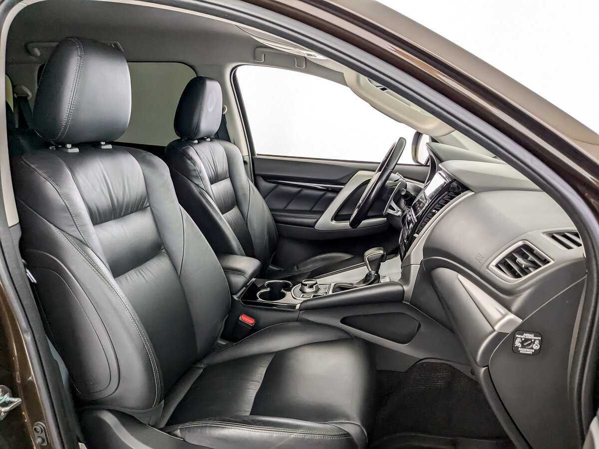 Mitsubishi Pajero Sport с пробегом — 2019 год. Фото: #18