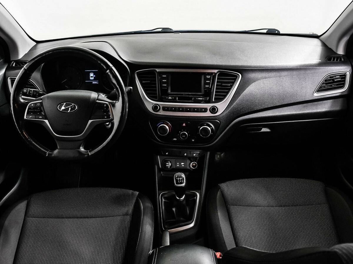 Hyundai Solaris с пробегом — 2018 год. Фото: #10