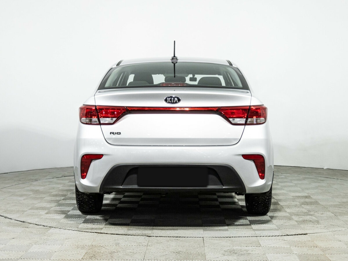 Kia Rio с пробегом — 2020 год. Фото: #5