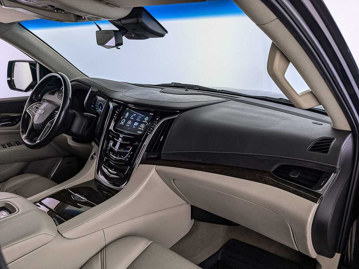 Cadillac Escalade с пробегом — 2018 год. Фото: #12