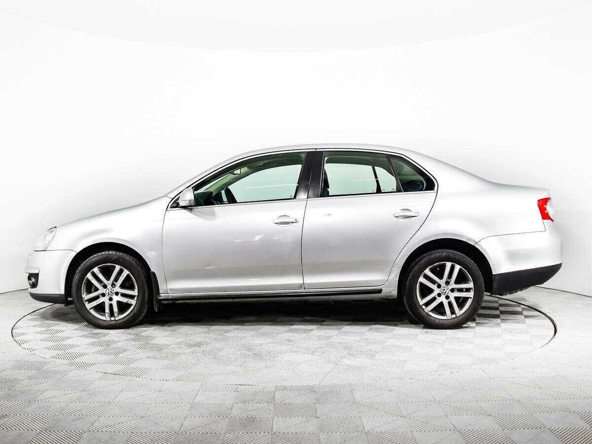 Volkswagen Jetta с пробегом — 2010 год. Фото: #7