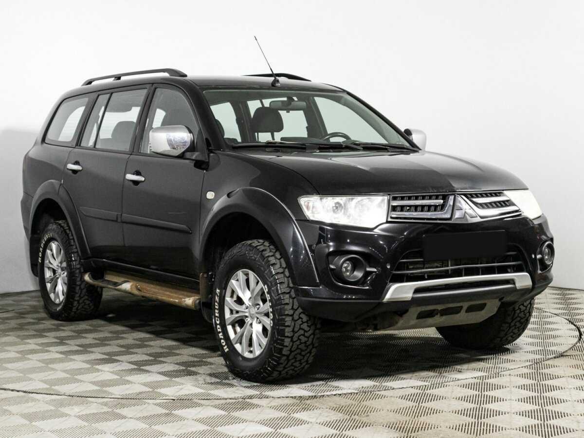 Mitsubishi Pajero Sport с пробегом — 2013 год. Фото: #2