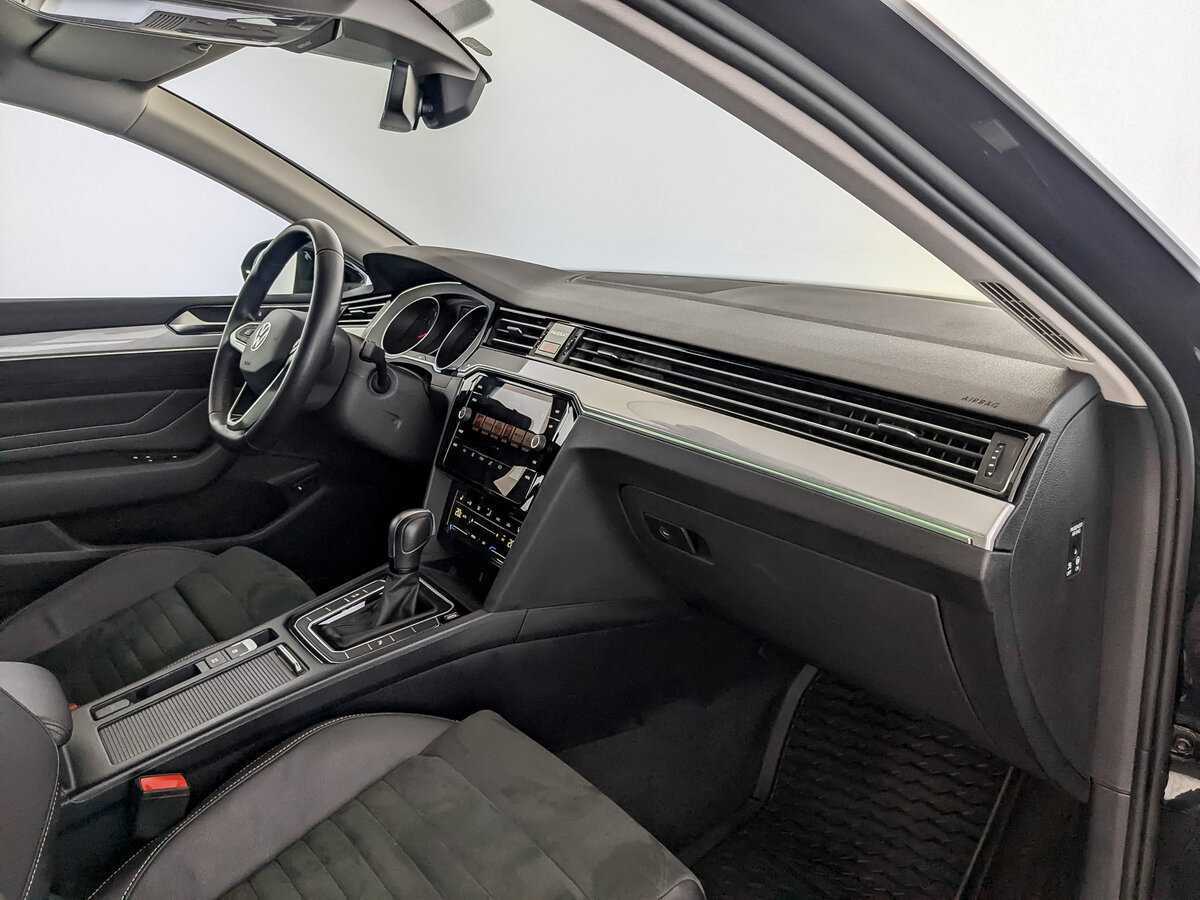 Volkswagen Passat с пробегом — 2021 год. Фото: #10