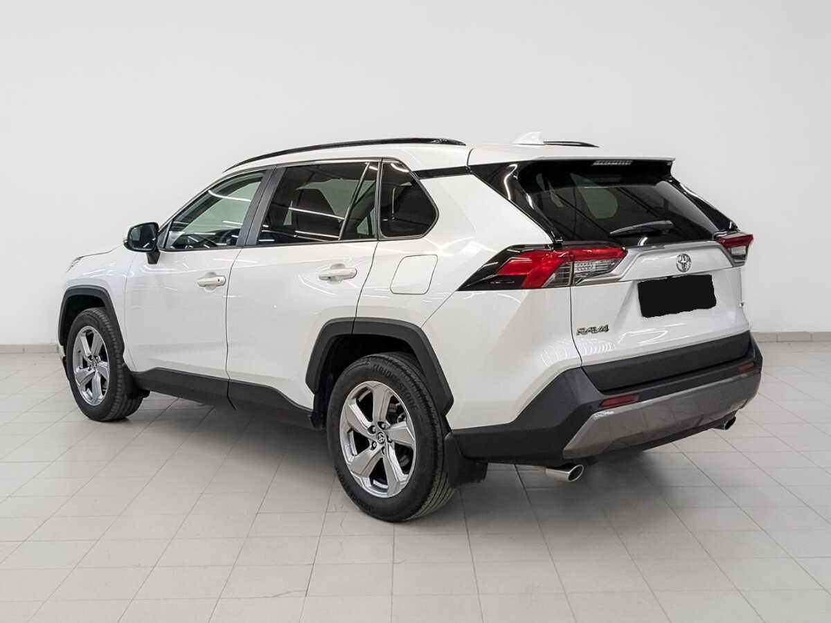 Toyota RAV4 с пробегом — 2020 год. Фото: #6