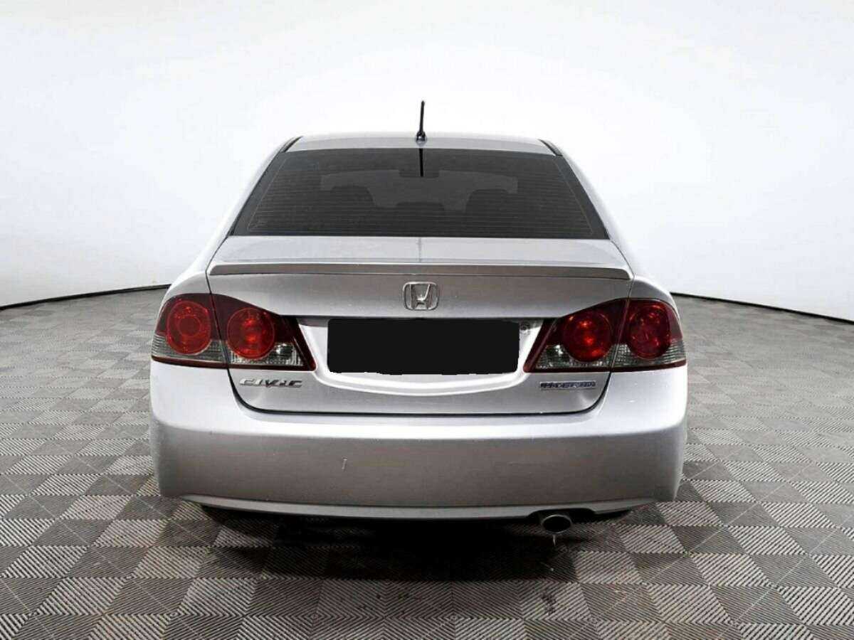Honda Civic с пробегом — 2008 год. Фото: #5