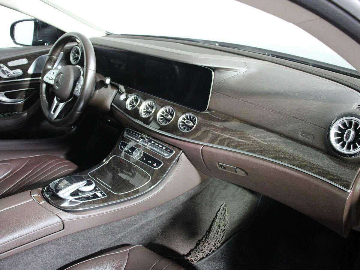 Mercedes-Benz CLS с пробегом — 2018 год. Фото: #8
