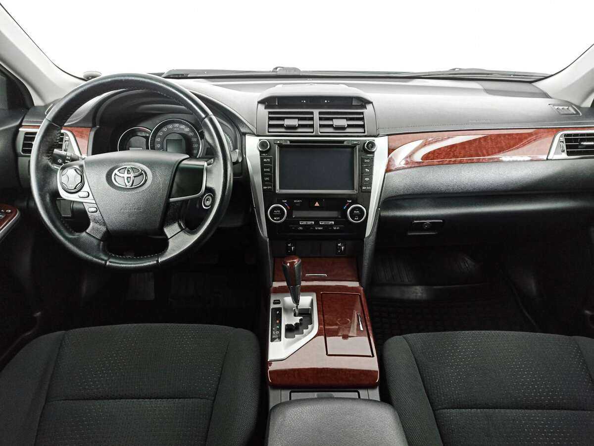 Toyota Camry с пробегом — 2012 год. Фото: #11