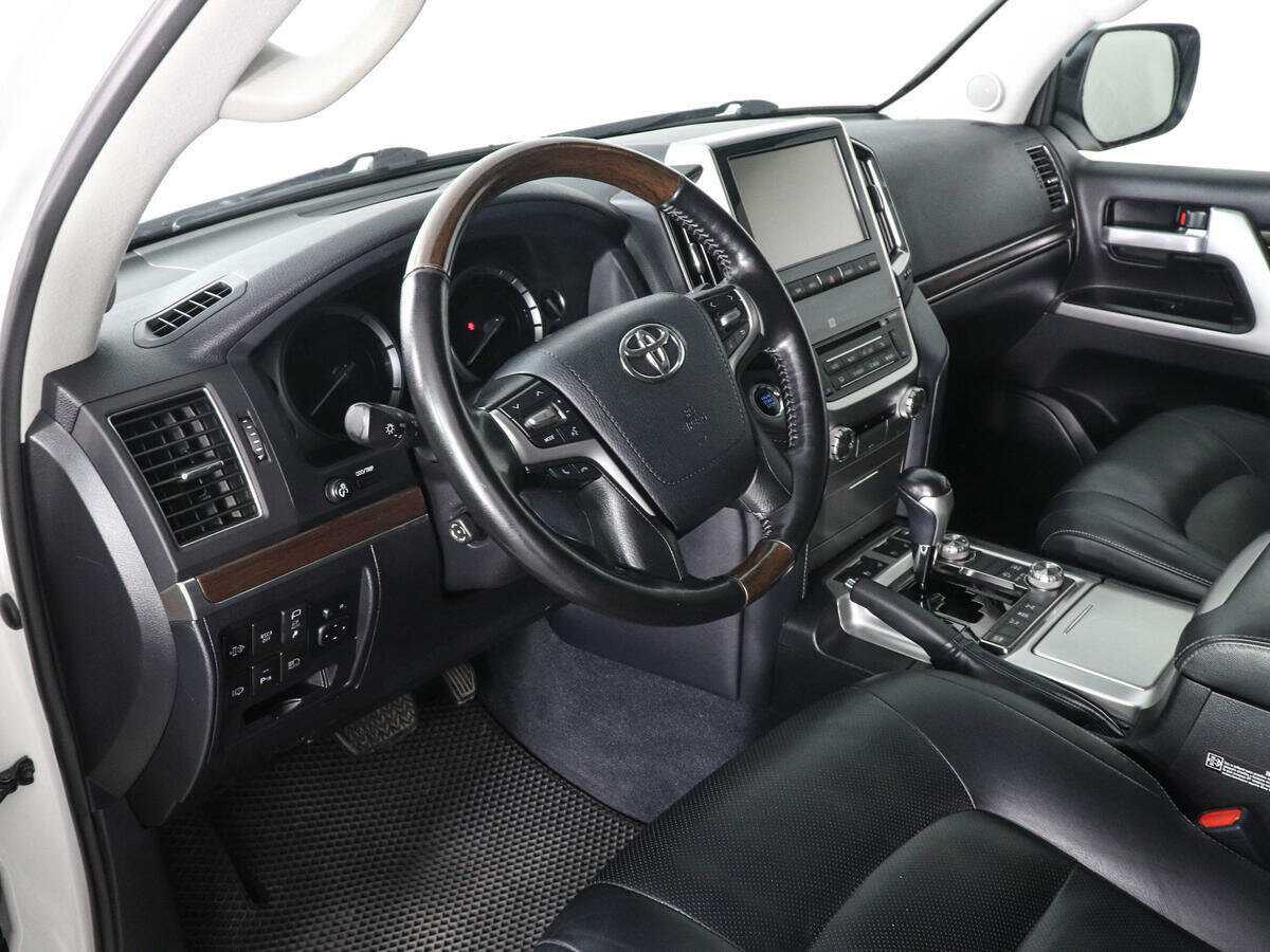 Toyota Land Cruiser с пробегом — 2018 год. Фото: #8