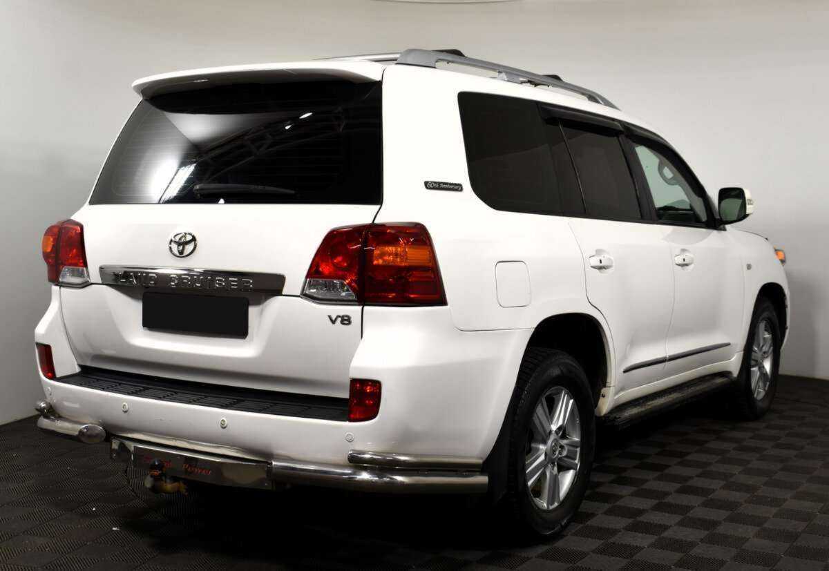 Toyota Land Cruiser с пробегом — 2010 год. Фото: #3
