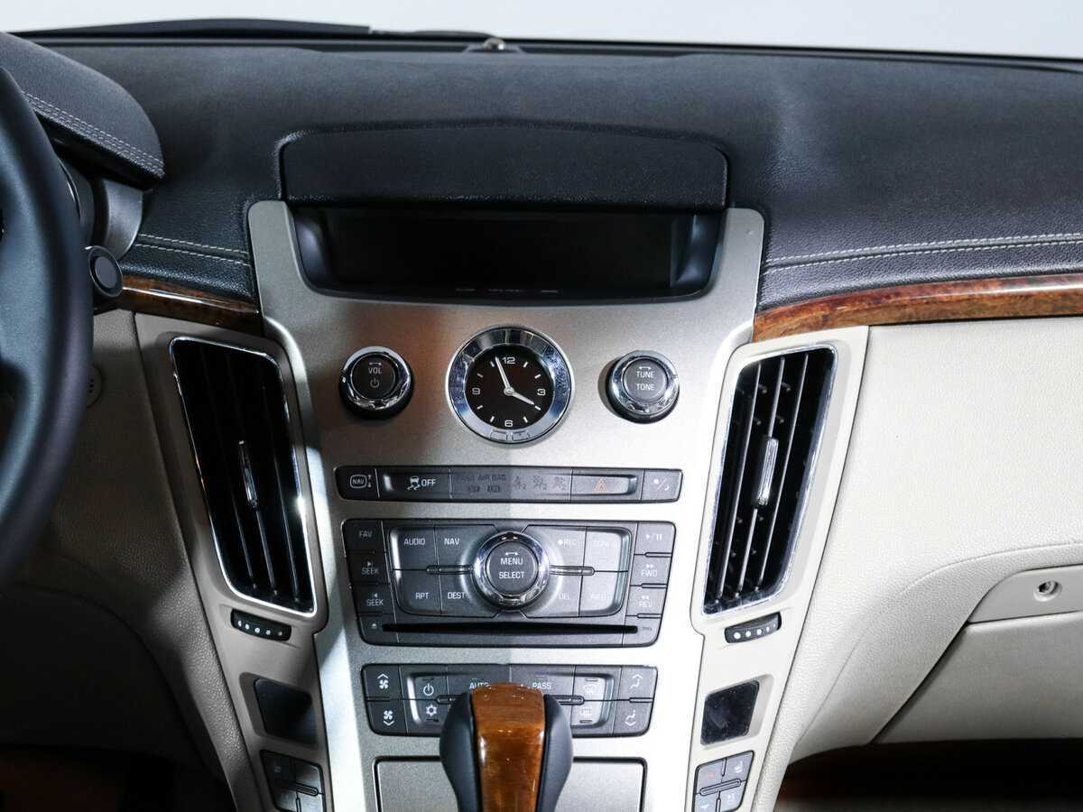 Cadillac CTS с пробегом — 2011 год. Фото: #12