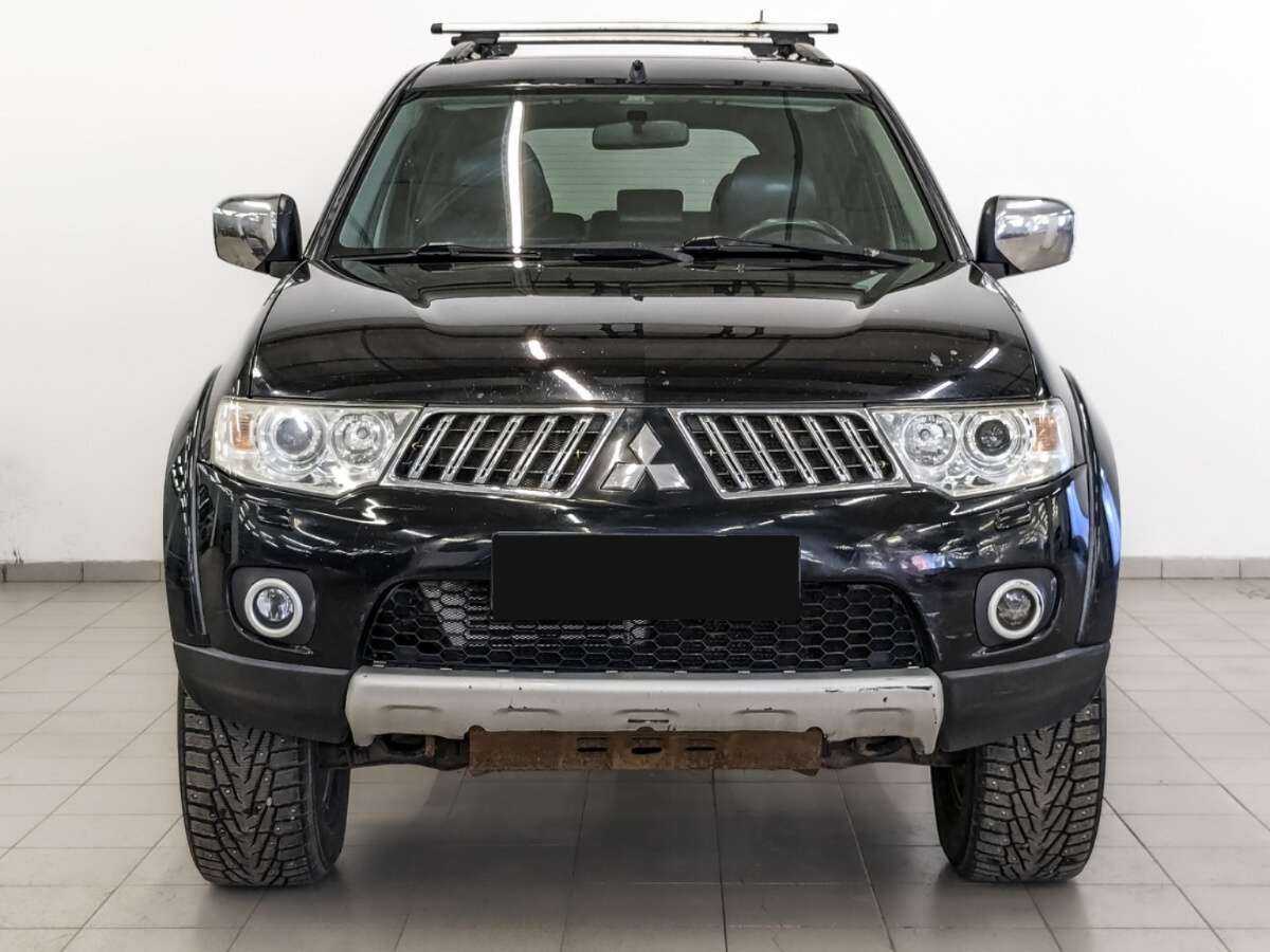 Mitsubishi Pajero Sport с пробегом — 2012 год. Фото: #1
