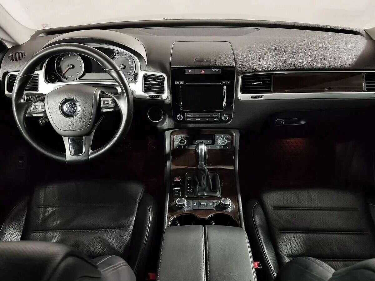 Volkswagen Touareg с пробегом — 2014 год. Фото: #7
