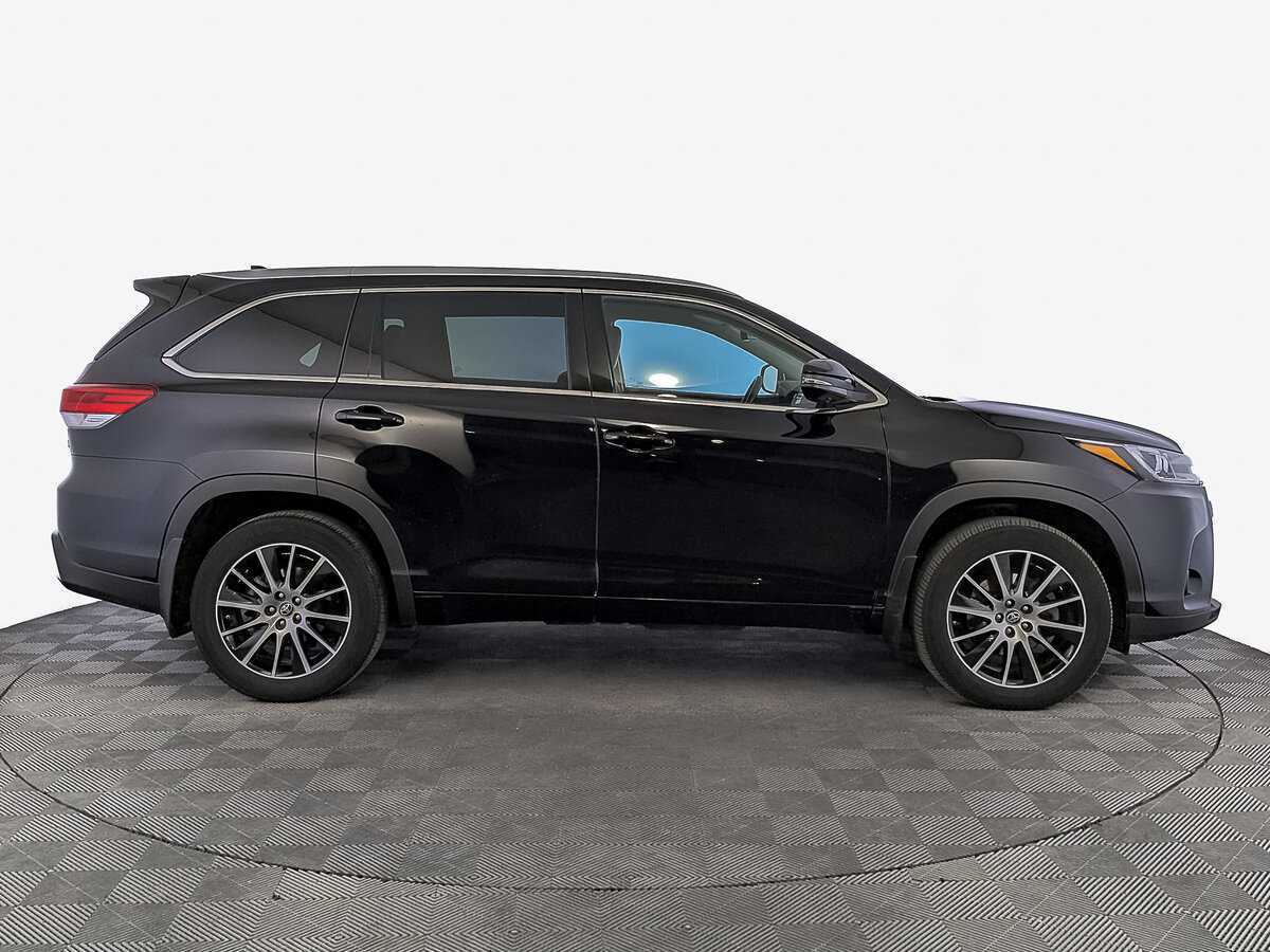 Toyota Highlander с пробегом — 2018 год. Фото: #3