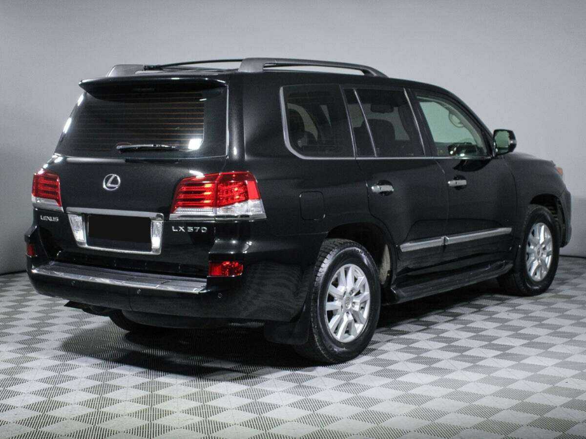 Lexus LX с пробегом — 2012 год. Фото: #3