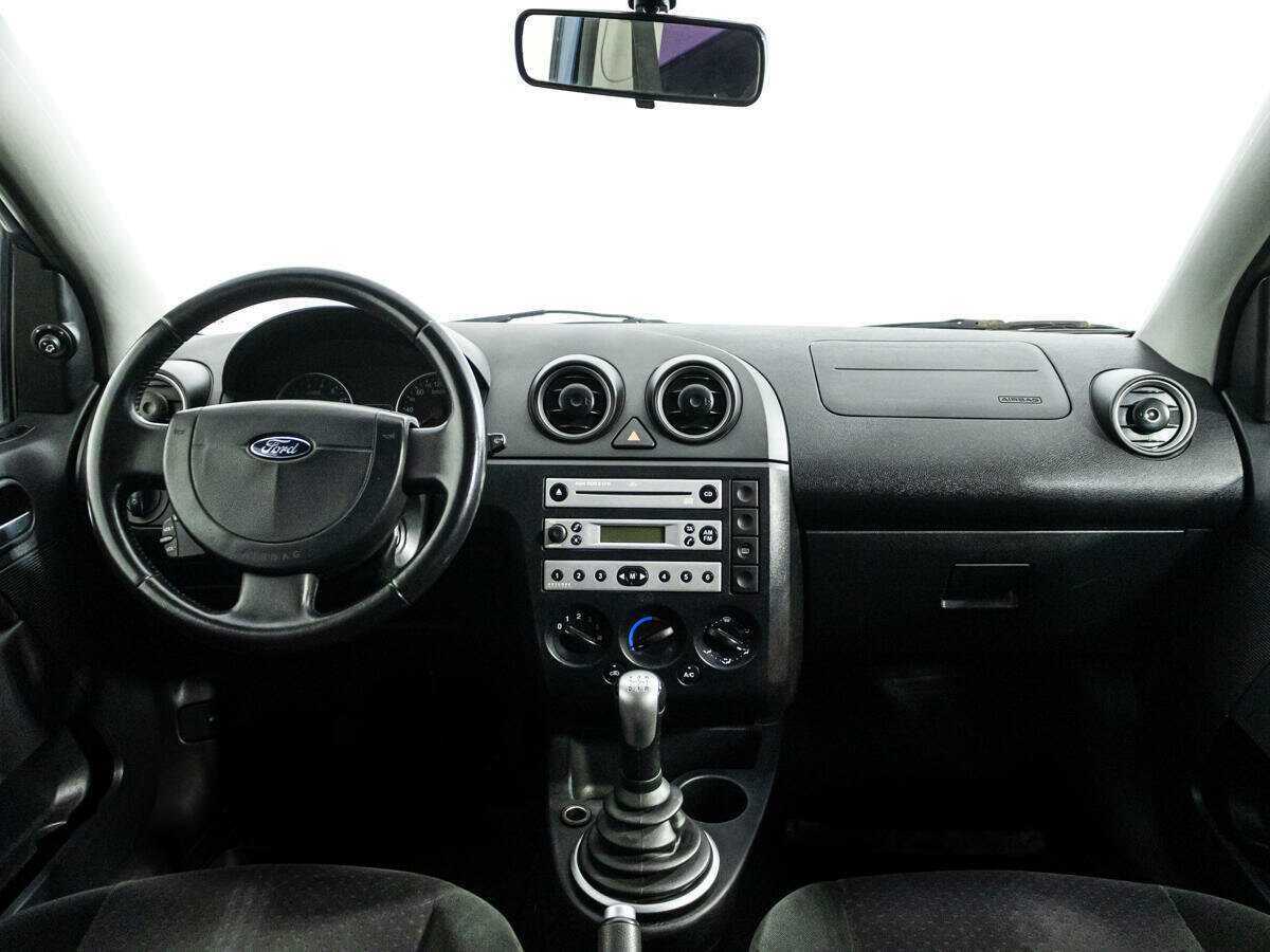 Ford Fiesta с пробегом — 2005 год. Фото: #12