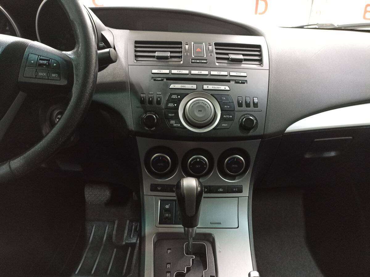 Mazda 3 с пробегом — 2011 год. Фото: #14
