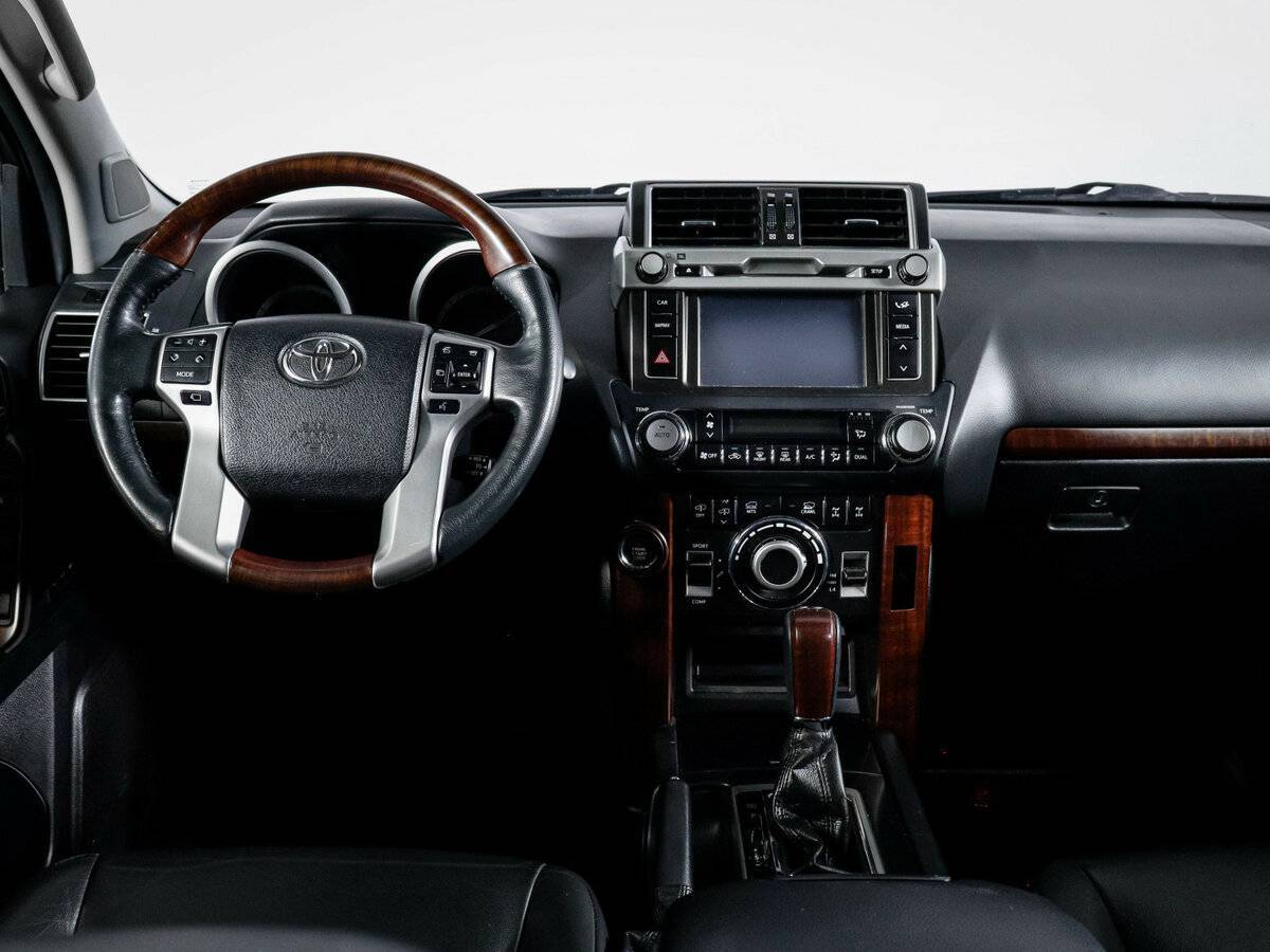 Toyota Land Cruiser Prado с пробегом — 2016 год. Фото: #11