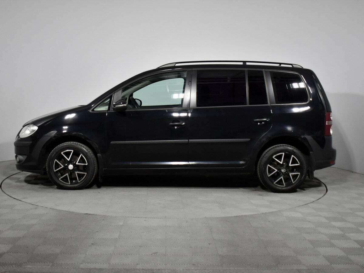 Volkswagen Touran с пробегом — 2010 год. Фото: #7