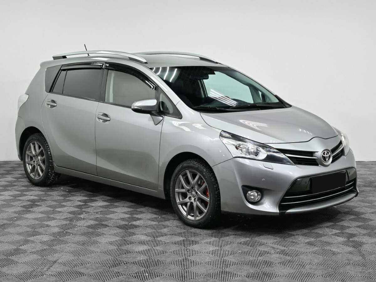 Toyota Verso с пробегом — 2013 год. Фото: #2