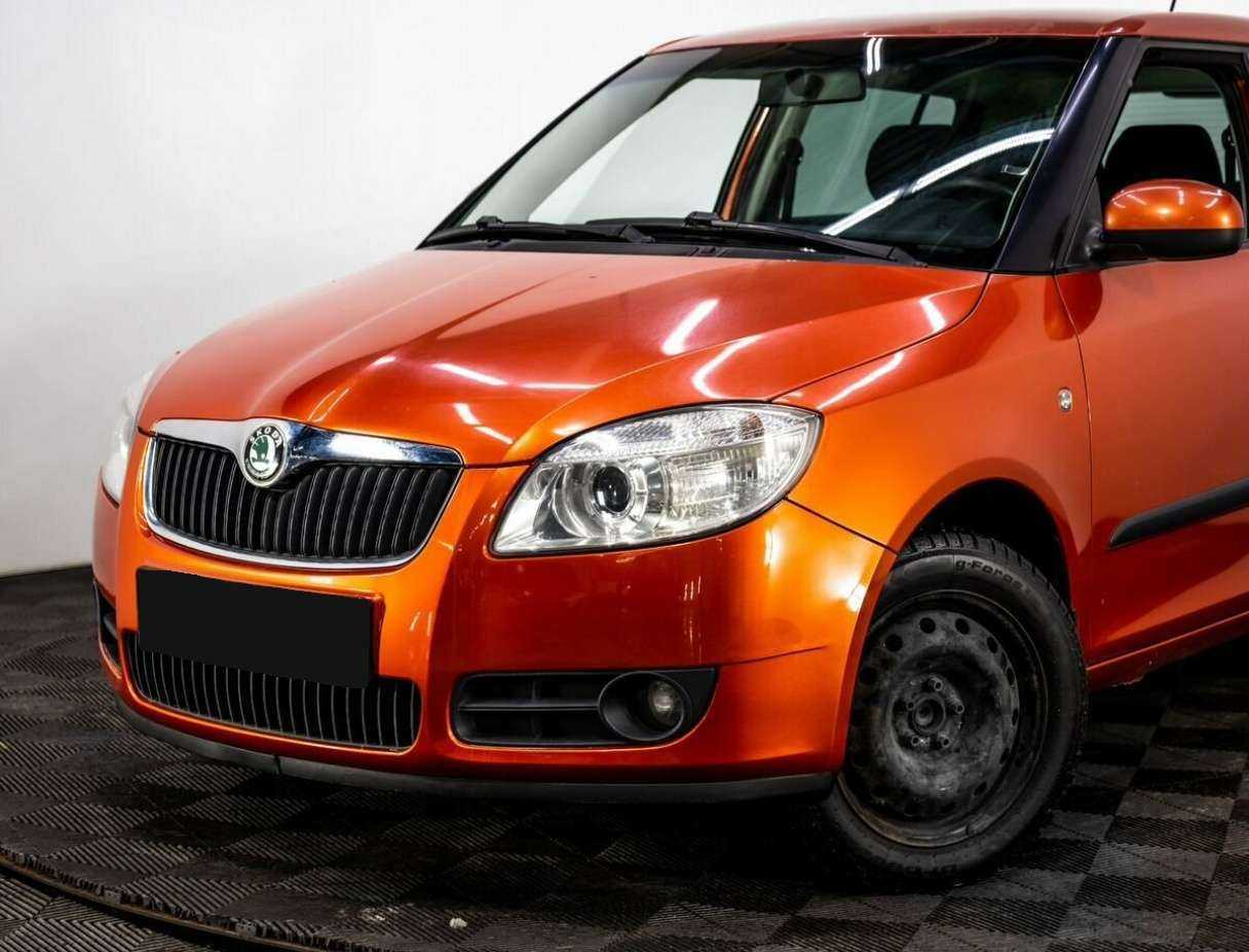 Skoda Fabia с пробегом — 2010 год. Фото: #6