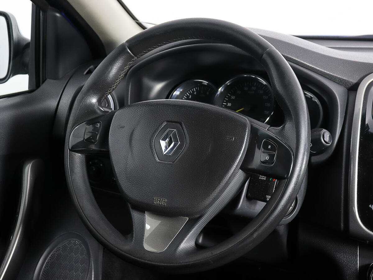 Renault Sandero с пробегом — 2016 год. Фото: #13