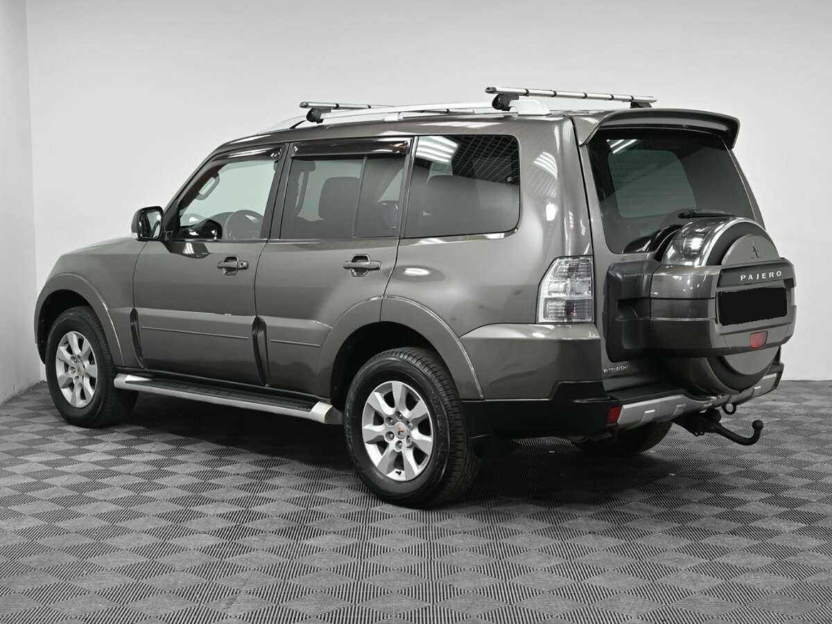 Mitsubishi Pajero с пробегом — 2010 год. Фото: #3
